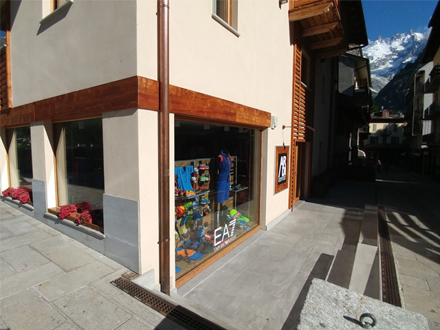 Installazione Pellicole Antiscolorimento Per Vetri