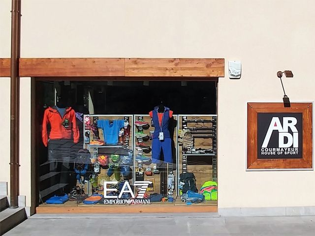 Installazione Pellicole Antiscolorimento Per Vetri